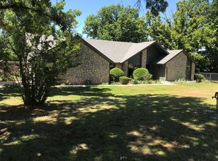 6204 Plumtree Ln, Edmond, OK 73034