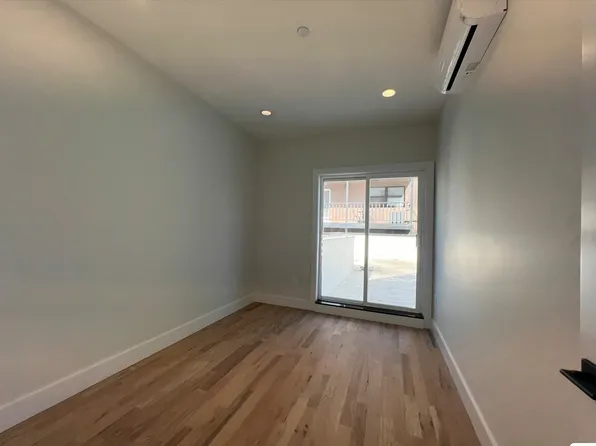 46 Van Reipen Avenue image 4 of 8