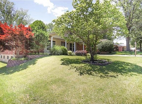 3rd image of 3918 Jacinto Dr