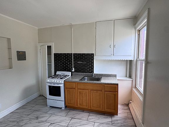 5th image of 12 Jewett Ave Floor 2