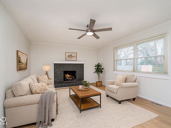 4th image of 1313 N Roseway Dr