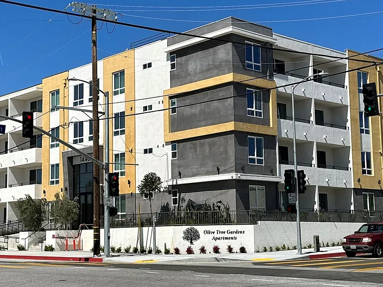 Olive Tree Gardens Apartments — Photo 2
