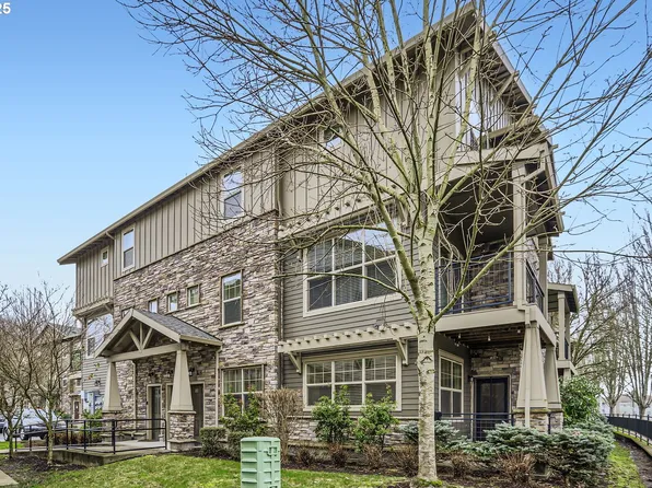 722 NE Adwick Dr, Hillsboro, OR 97006