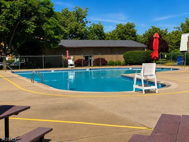 807 Eves Dr #3Q — Photo 5