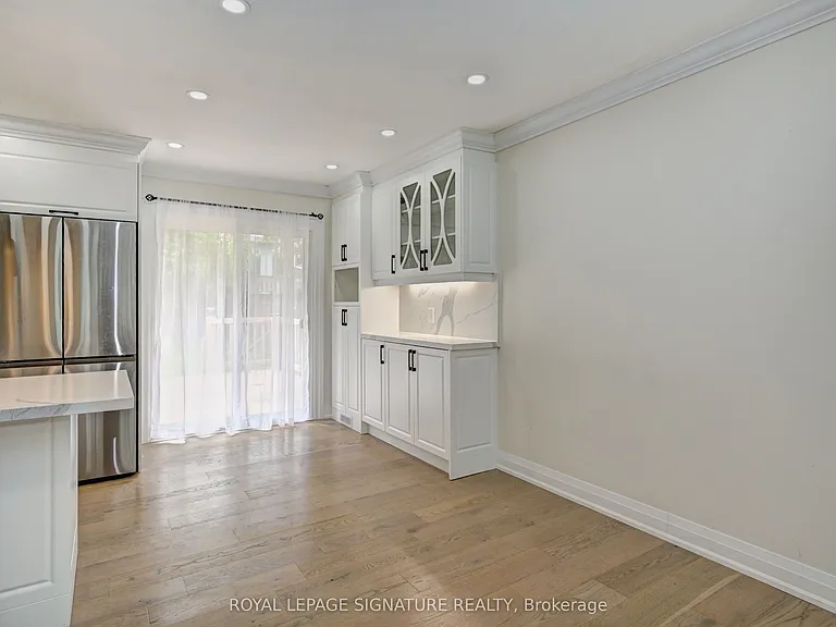 240 Stonybrook Dr — Photo 11