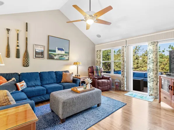 78 Holbeck Cor #1, Plymouth, MA 02360