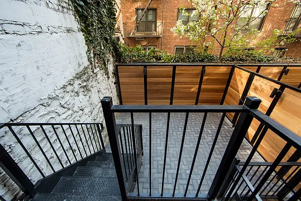 Rented by Icon Realty Management | media 6