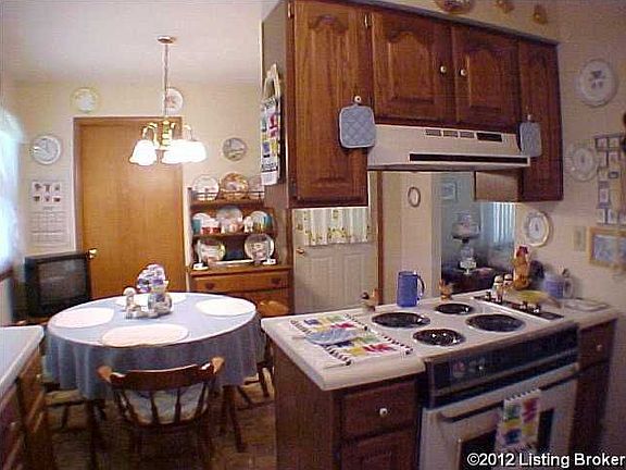 4th image of 203 Garrard St