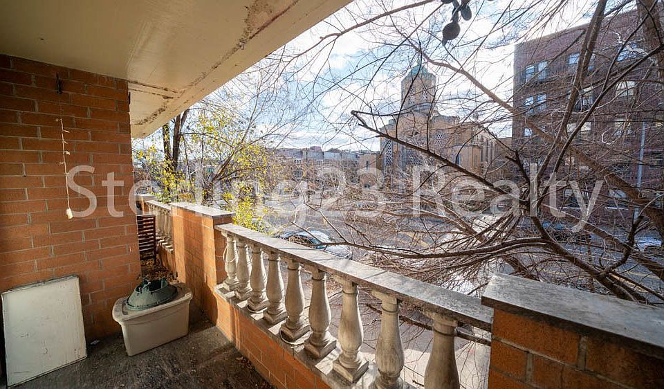 1st image of 2911 31st Ave APT 2F