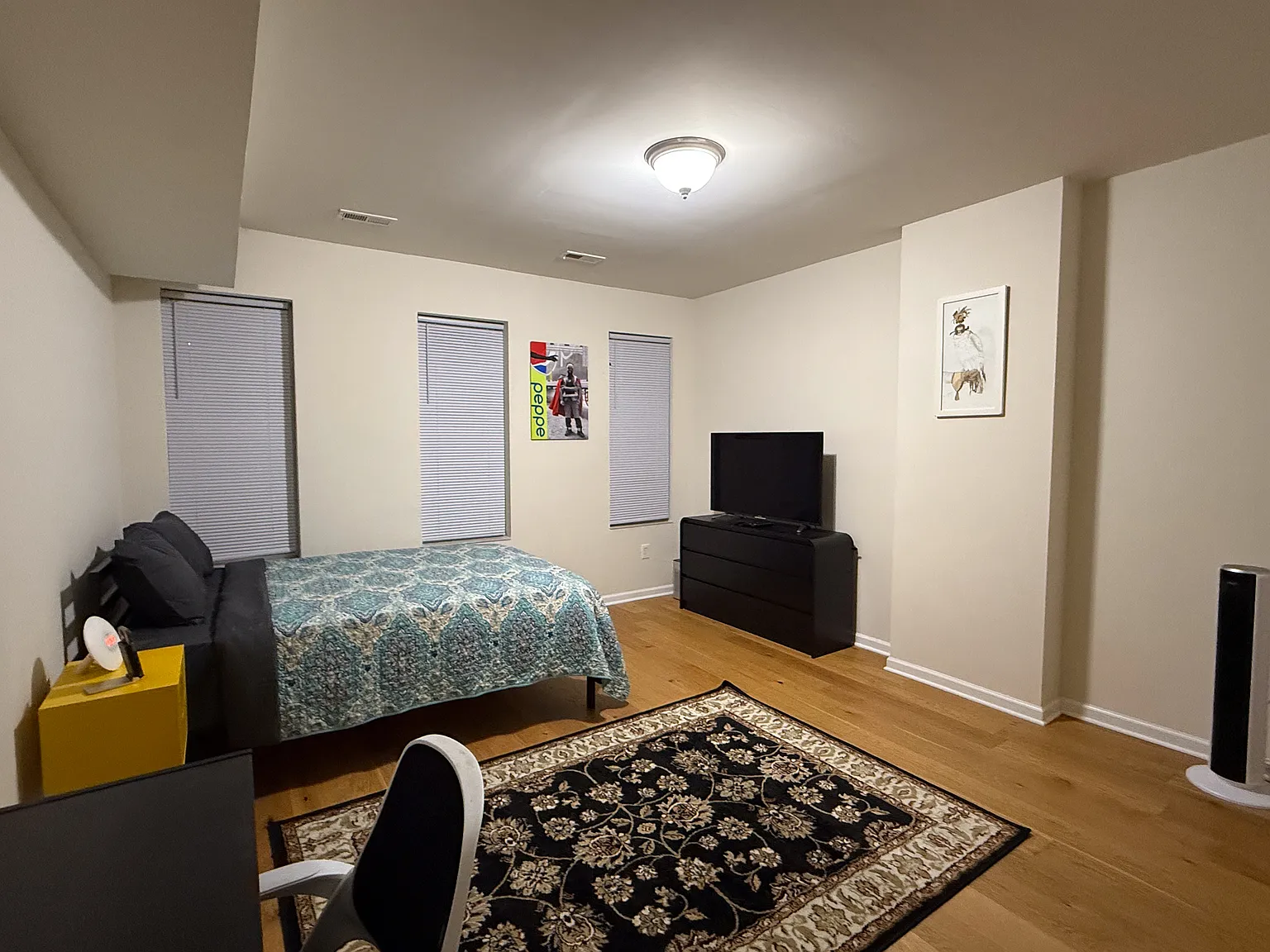 1 bed, 2460 sqft, $1,100 — Photo 3