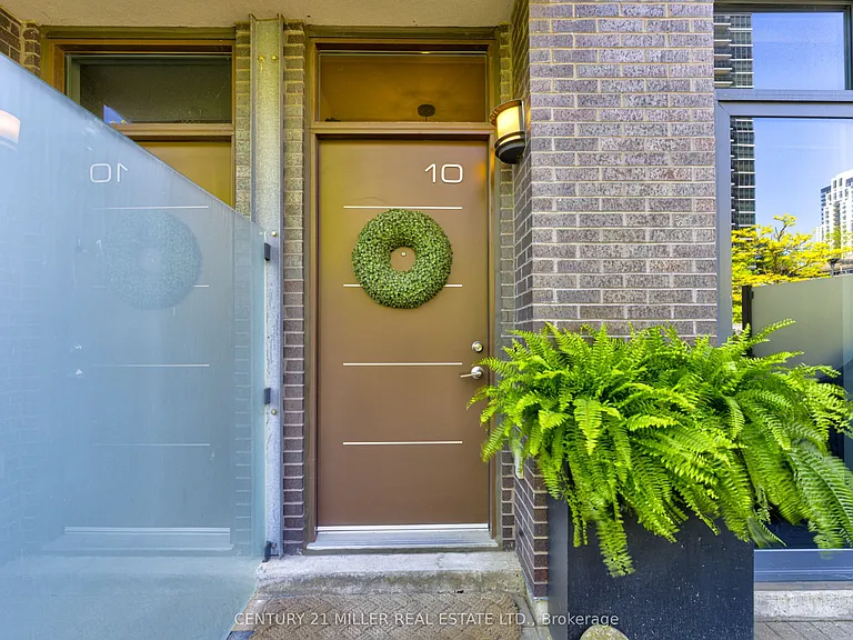 15 Valhalla Inn Rd #Townhouse 10 — Photo 2