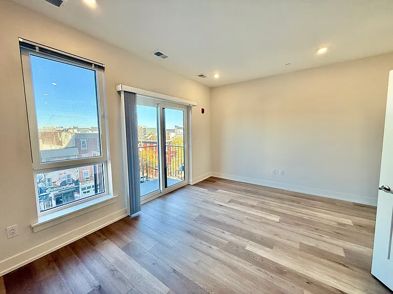 128 W Girard Ave #309 — Photo 3