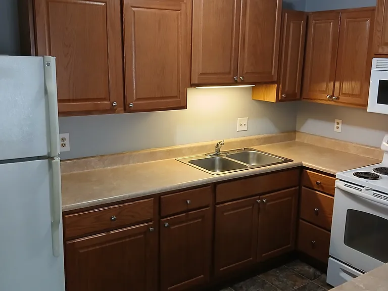 209 2nd St #5 — Photo 7