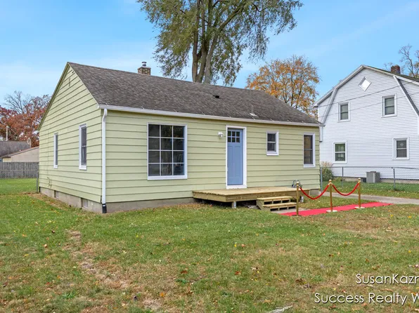 220 Bellevue St SW, Wyoming, MI 49548
