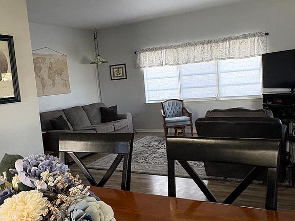 5th image of 906 Santa Cruz Rd