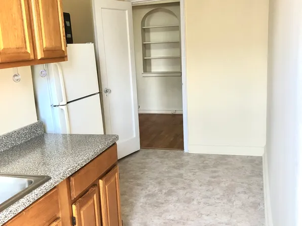 1900 Quentin Road image 13 of 17