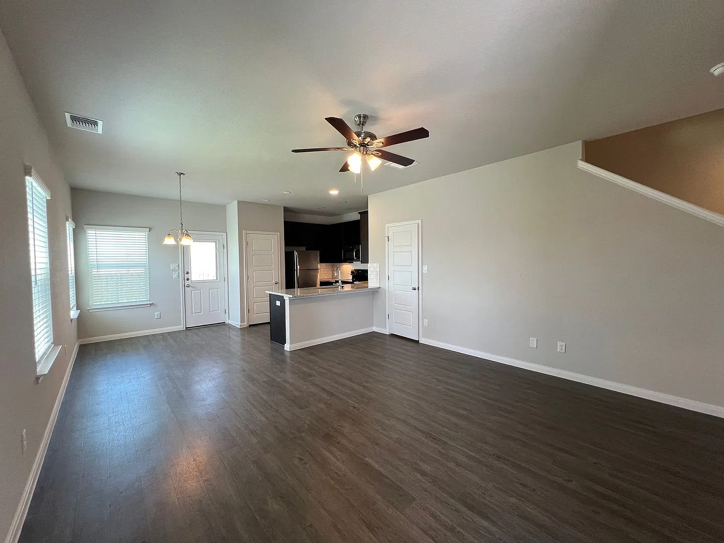 Luxury 3/2.5 Townhouse in NBTX — Photo 4