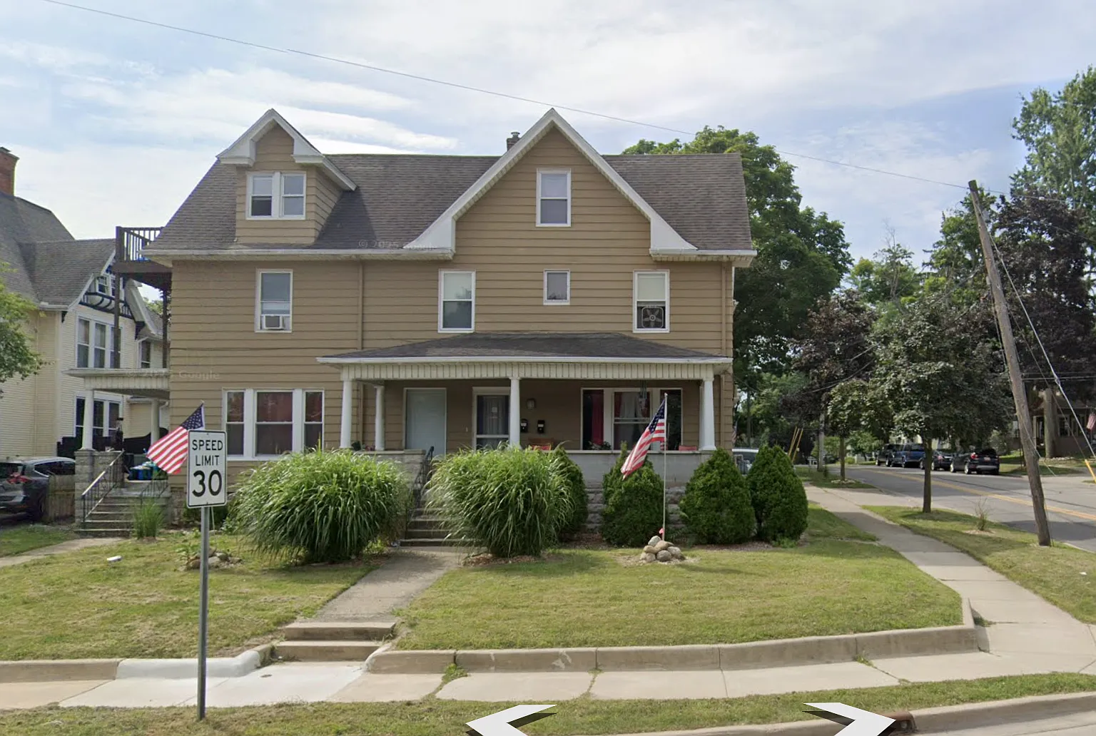 2 bed, 1000 sqft, $1,275 — Photo 1