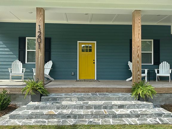 2nd image of 1201 Evergreen St