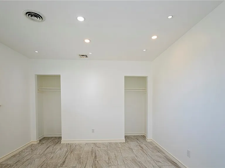 7629 Lang Rd — Photo 14