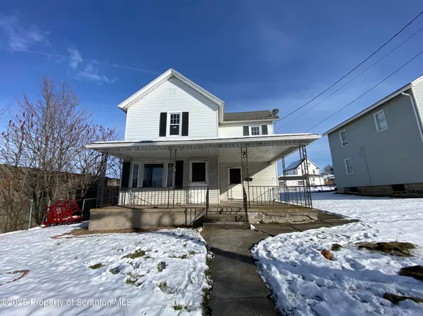 907 E Drinker St, Dunmore, PA 18512