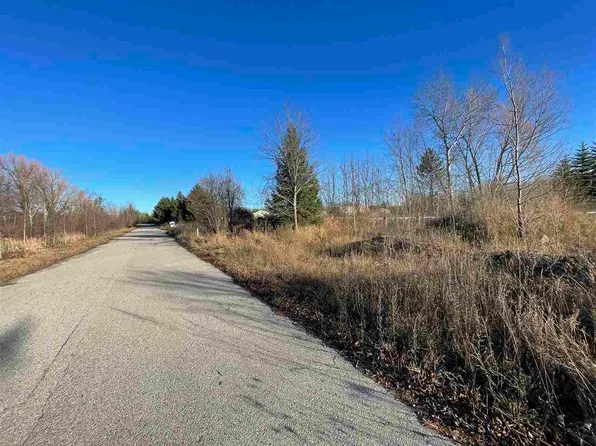 11640 Us Highway 31 N, Charlevoix, MI 49720