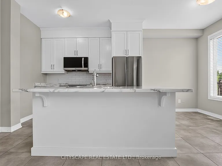 27 Lamb Cres — Photo 19
