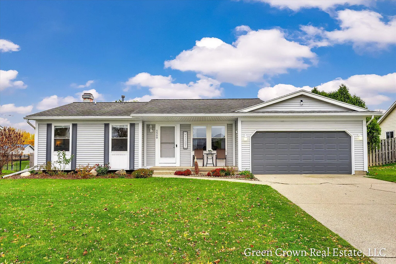 5900 Appleview St SE photo 1