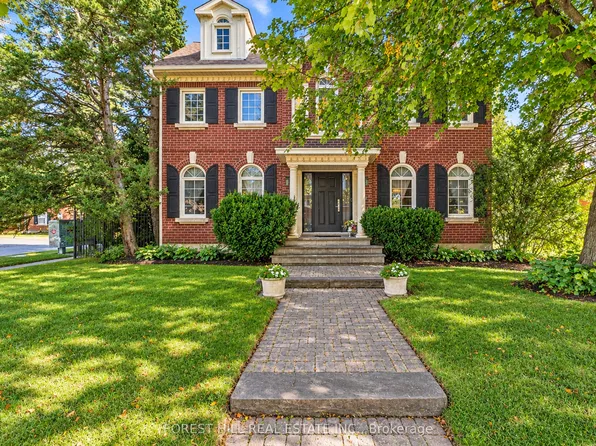 15 Theobalds Cir, Richmond Hill, ON L4C 9C7