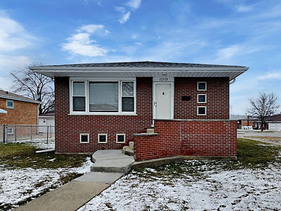 1st image of 17379 Oleander Ave