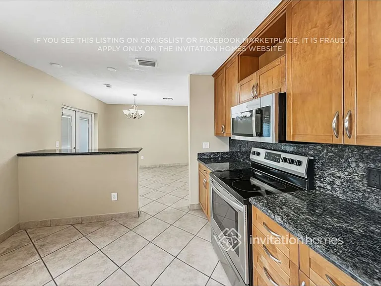 4511 SW 102nd Pl — Photo 8