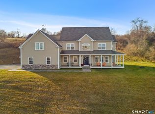 190 Willow Creek Estates Dr, Southbury, CT 06488