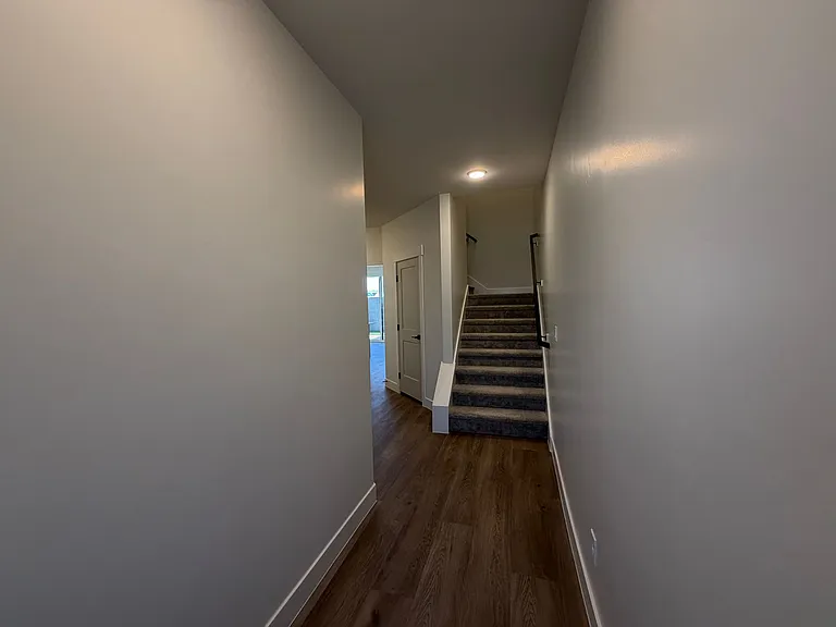 614 E Hemsworth Ln — Photo 34