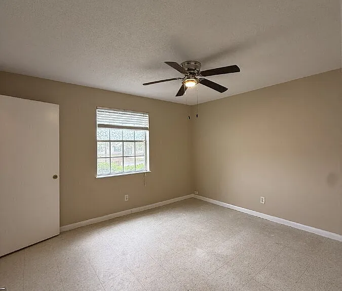 102 Woodhouse Ln #A — Photo 8