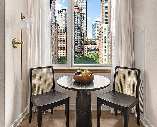 3rd image of 20 River Ter APT 11Q