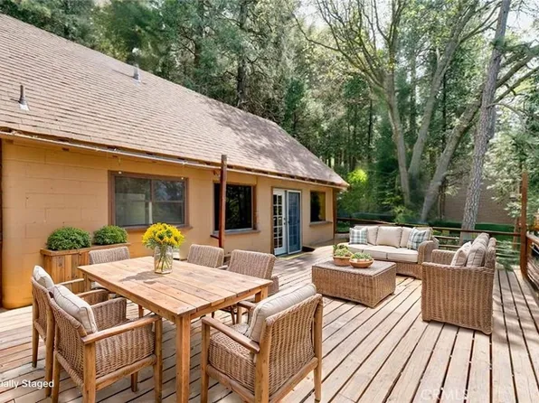 24938 Highland Dr, Crestline, CA 92325