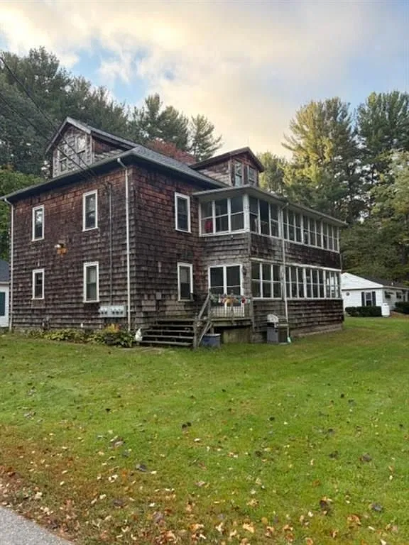 2 bed, 1.0 bath, 784 sqft, $1,800 — Photo 1