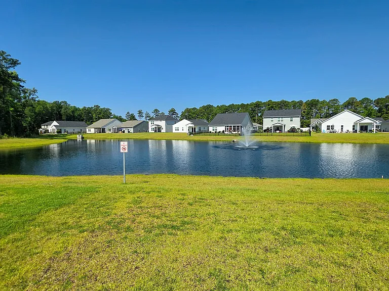 427 McGarry Dr — Photo 4