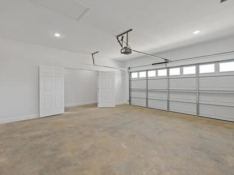 156 Wingate Ave — Photo 17