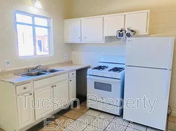 240 W Sahuaro St #16, Tucson, AZ 85705