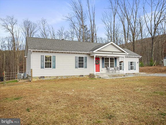 3rd image of 132 Sacred Maple Dr