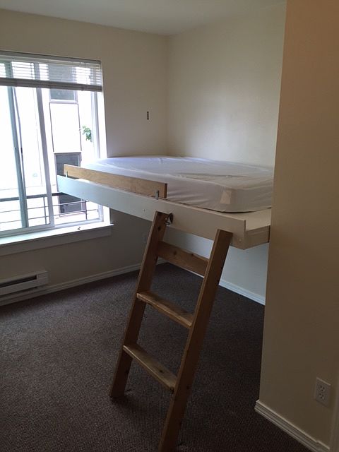 1st image of 4047 8th Ave NE APT 204