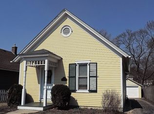 307 E State St, Geneva, IL 60134