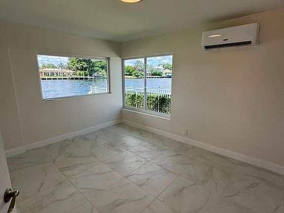 5th image of 999 S Riverside Dr APT 104