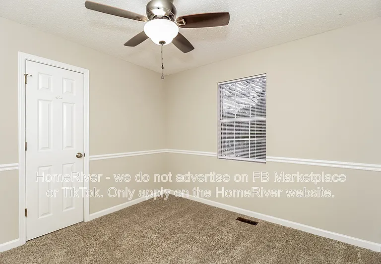 555 Browning Cir — Photo 12