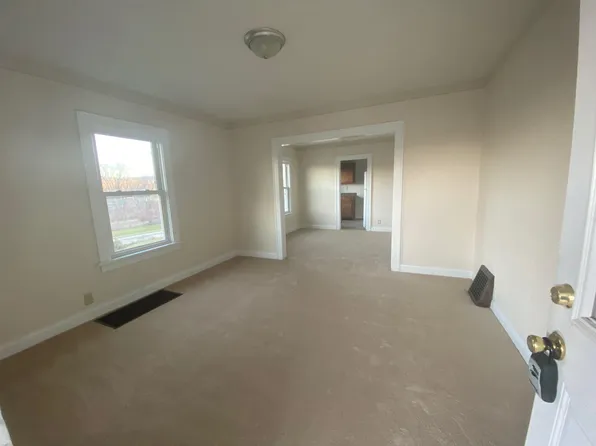 6 Th St, Bridgeport, OH 43912