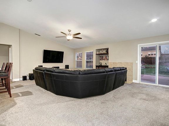 5th image of 4393 McRoberts Dr