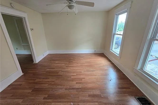 4 bed, 1600 sqft, $1,800 — Photo 3