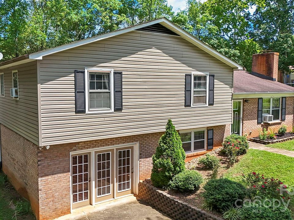 3005 Mac Dr, Hudson, NC 28638 | Zillow