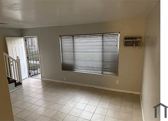 5th image of 936 W 48th St Unit 1